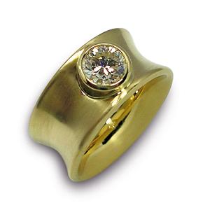 Gelbgoldring mit Brillant 